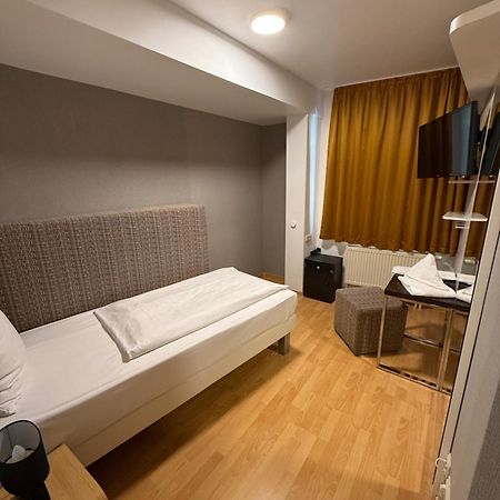 Hotel Eurocity Bruchköbel エクステリア 写真