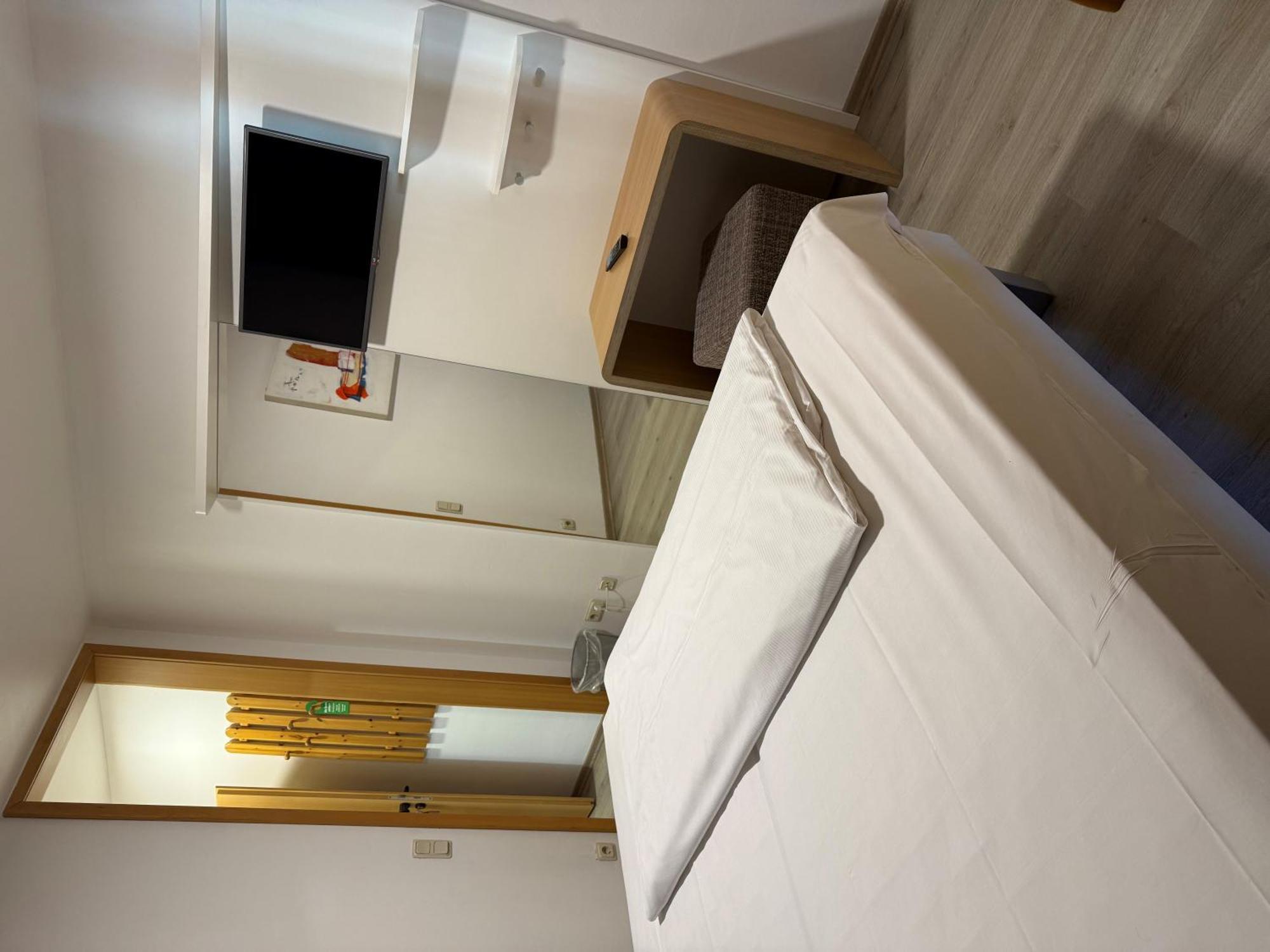 Hotel Eurocity Bruchköbel エクステリア 写真