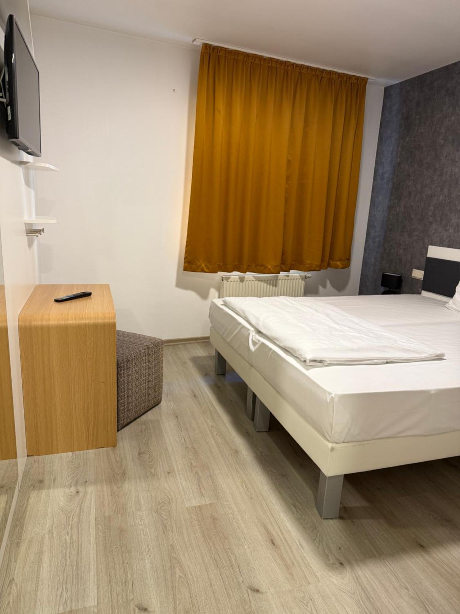 Hotel Eurocity Bruchköbel エクステリア 写真
