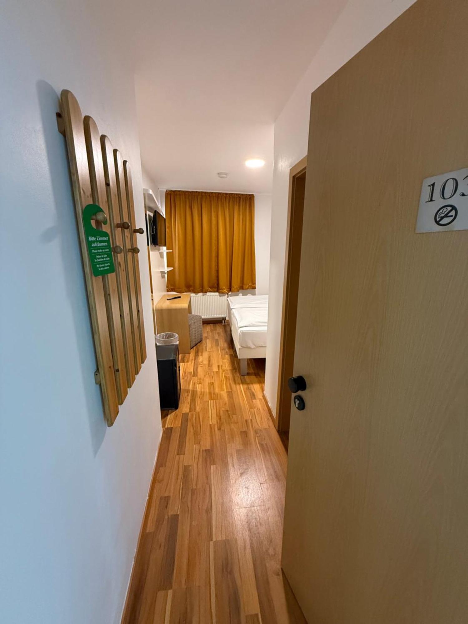 Hotel Eurocity Bruchköbel エクステリア 写真